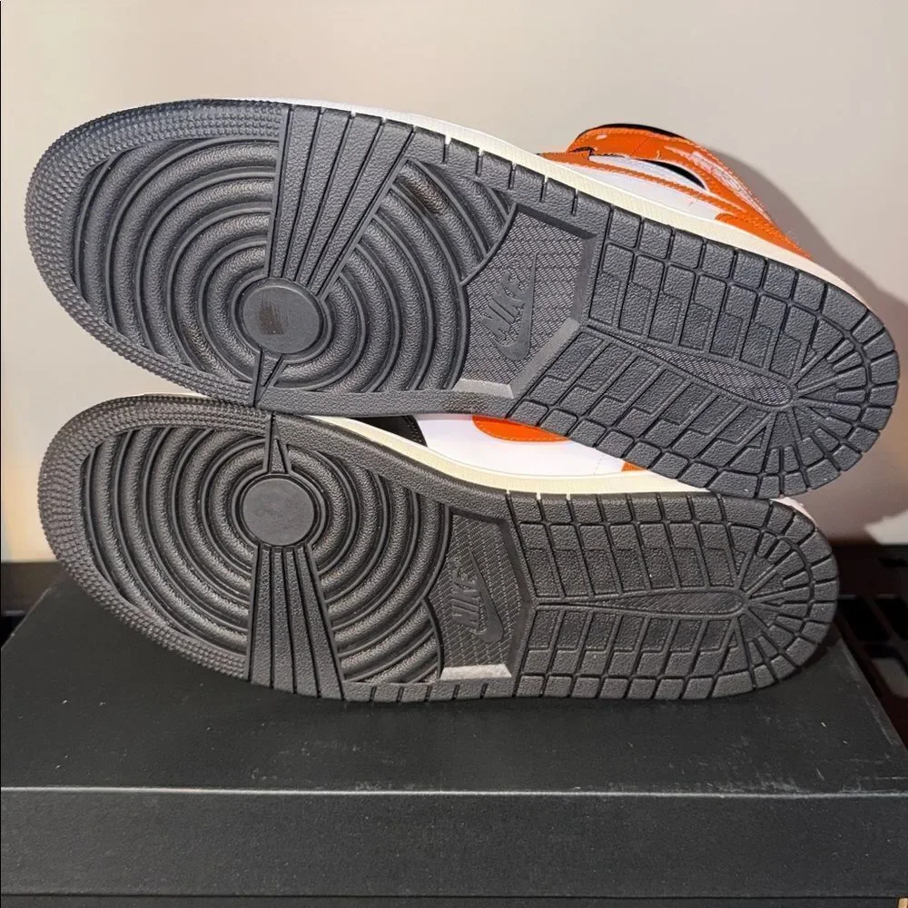 Air Jordan 1 Mid Starfish Orange Black DQ8426-801 Men’s Size 9.5